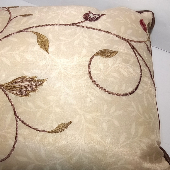 Beautiful Floral Rectangle Decorative Brown/Cream Pillow Size 15.5" x 13" - Picture 4 of 8